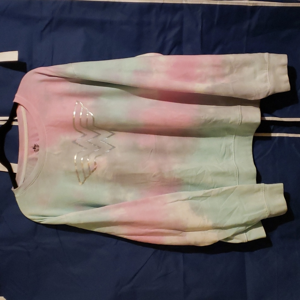 Wonder Woman 2XL sweatshirt from Six Flags